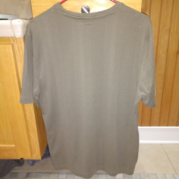 Short sleeve shirt - Picture 3 of 3